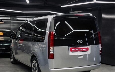 Hyundai Staria, 2022 год, 4 990 000 рублей, 3 фотография