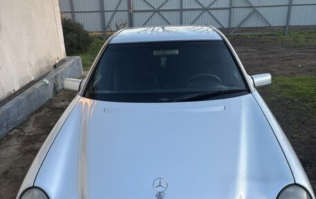 Mercedes-Benz E-Класс, 1997 год, 380 000 рублей, 2 фотография