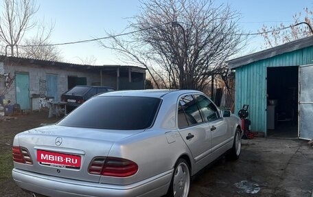 Mercedes-Benz E-Класс, 1997 год, 380 000 рублей, 7 фотография