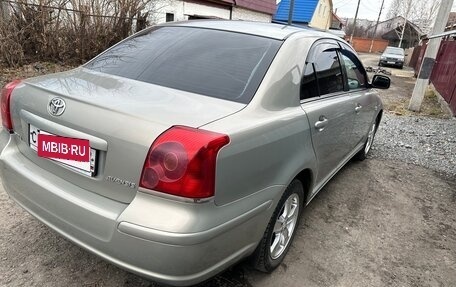 Toyota Avensis III рестайлинг, 2003 год, 800 000 рублей, 3 фотография