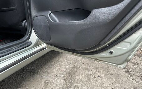 Toyota Avensis III рестайлинг, 2003 год, 800 000 рублей, 10 фотография