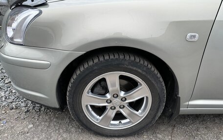 Toyota Avensis III рестайлинг, 2003 год, 800 000 рублей, 11 фотография