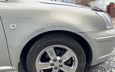 Toyota Avensis III рестайлинг, 2003 год, 800 000 рублей, 9 фотография