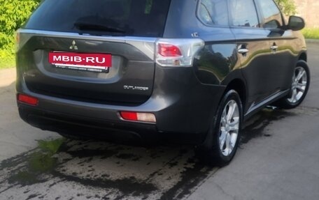 Mitsubishi Outlander III рестайлинг 3, 2014 год, 1 500 000 рублей, 3 фотография