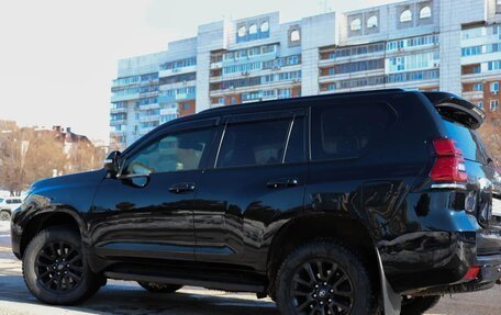 Toyota Land Cruiser Prado 150 рестайлинг 2, 2022 год, 5 650 000 рублей, 3 фотография