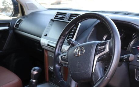 Toyota Land Cruiser Prado 150 рестайлинг 2, 2022 год, 5 650 000 рублей, 5 фотография