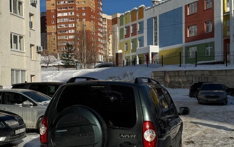 Chevrolet Niva I рестайлинг, 2016 год, 840 000 рублей, 2 фотография