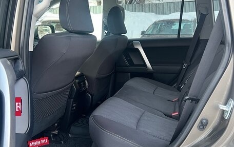 Toyota Land Cruiser Prado 150 рестайлинг 2, 2015 год, 3 050 000 рублей, 9 фотография