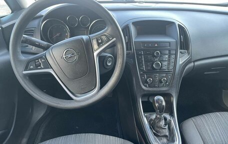 Opel Astra J, 2011 год, 644 000 рублей, 11 фотография