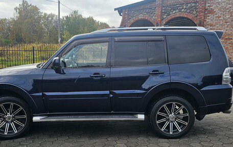 Mitsubishi Pajero IV, 2011 год, 1 820 000 рублей, 3 фотография