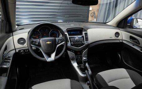 Chevrolet Cruze II, 2011 год, 669 000 рублей, 10 фотография