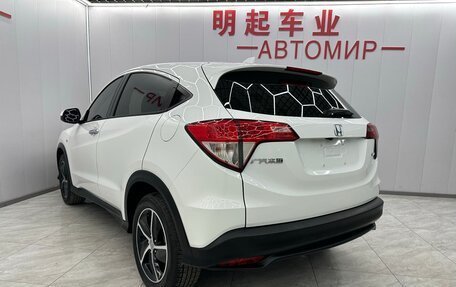 Honda Vezel, 2022 год, 1 640 000 рублей, 6 фотография