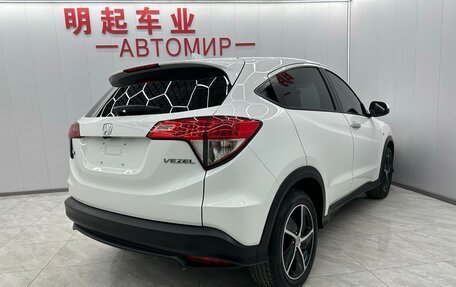 Honda Vezel, 2022 год, 1 640 000 рублей, 5 фотография