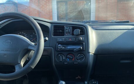 Nissan Primera II рестайлинг, 1997 год, 300 000 рублей, 7 фотография