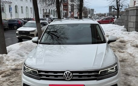 Volkswagen Tiguan II, 2018 год, 2 550 000 рублей, 3 фотография