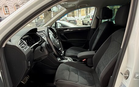 Volkswagen Tiguan II, 2018 год, 2 550 000 рублей, 10 фотография