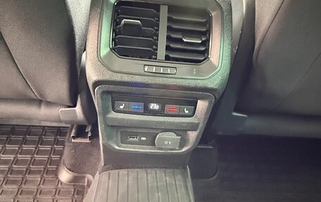 Volkswagen Tiguan II, 2018 год, 2 550 000 рублей, 17 фотография