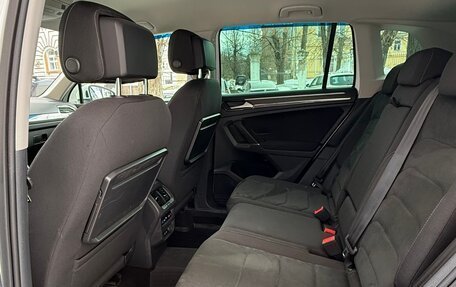 Volkswagen Tiguan II, 2018 год, 2 550 000 рублей, 16 фотография