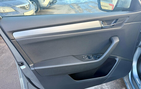 Skoda Superb III рестайлинг, 2017 год, 1 650 000 рублей, 25 фотография