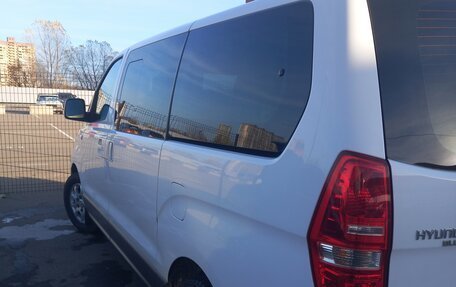 Hyundai H-1 II рестайлинг, 2012 год, 2 000 000 рублей, 6 фотография