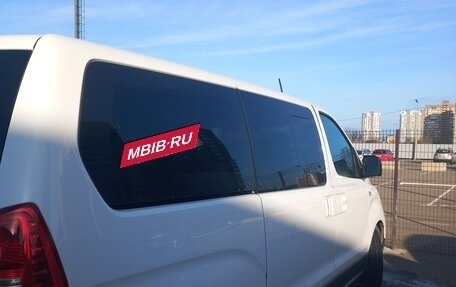 Hyundai H-1 II рестайлинг, 2012 год, 2 000 000 рублей, 4 фотография