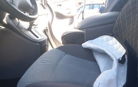 Hyundai H-1 II рестайлинг, 2012 год, 2 000 000 рублей, 15 фотография