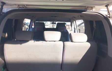 Hyundai H-1 II рестайлинг, 2012 год, 2 000 000 рублей, 18 фотография