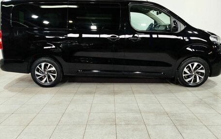 Peugeot Traveller I, 2020 год, 2 720 000 рублей, 4 фотография