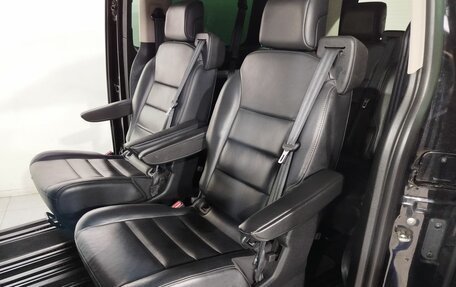 Peugeot Traveller I, 2020 год, 2 720 000 рублей, 21 фотография