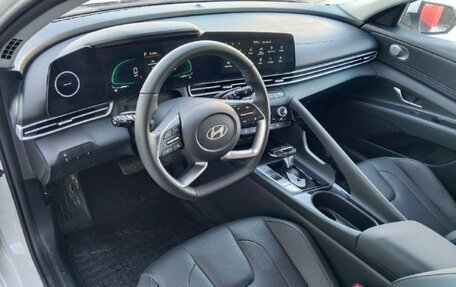 Hyundai Elantra, 2024 год, 2 585 000 рублей, 8 фотография