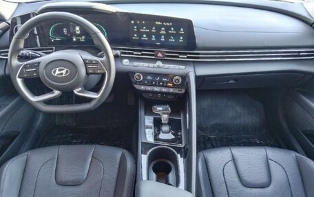 Hyundai Elantra, 2024 год, 2 585 000 рублей, 14 фотография