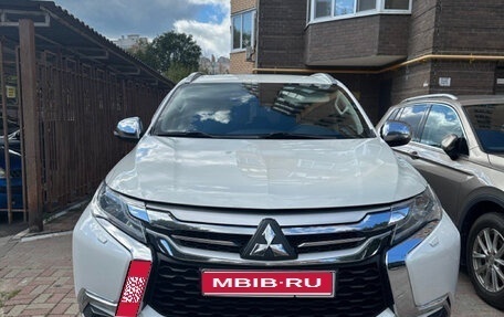 Mitsubishi Pajero Sport III рестайлинг, 2017 год, 2 600 000 рублей, 1 фотография