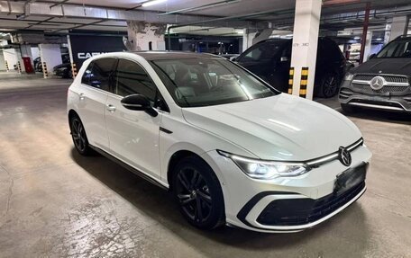 Volkswagen Golf VIII, 2023 год, 1 890 000 рублей, 1 фотография