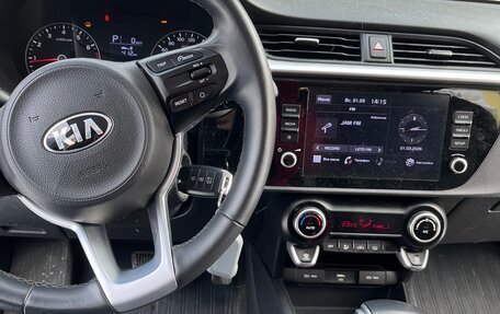 KIA Rio IV, 2021 год, 1 950 000 рублей, 1 фотография