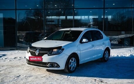 Renault Logan II, 2015 год, 450 000 рублей, 1 фотография