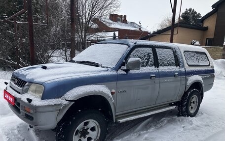 Mitsubishi L200 III рестайлинг, 1998 год, 550 000 рублей, 1 фотография