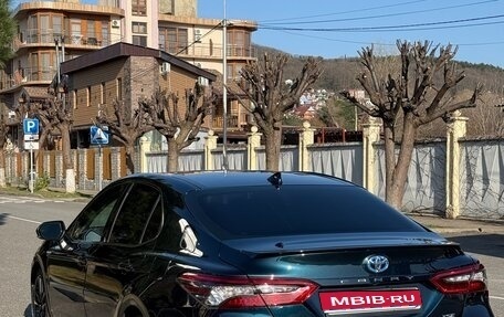Toyota Camry, 2021 год, 2 600 000 рублей, 1 фотография