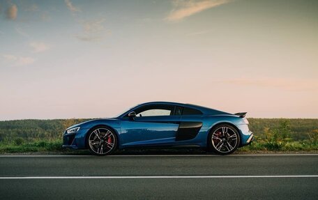 Audi R8, 2021 год, 23 000 000 рублей, 4 фотография