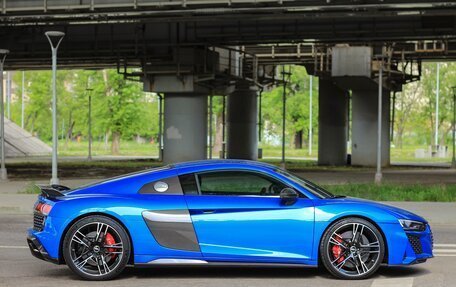 Audi R8, 2021 год, 23 000 000 рублей, 15 фотография