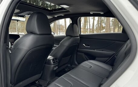 Hyundai Elantra, 2023 год, 1 450 000 рублей, 12 фотография