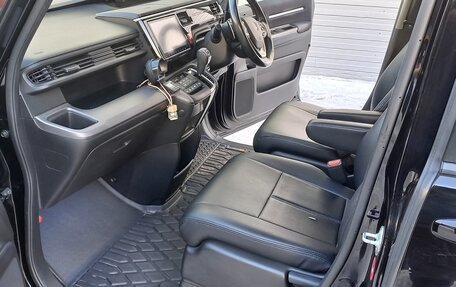 Honda Stepwgn IV, 2017 год, 2 350 000 рублей, 9 фотография