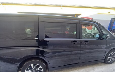 Honda Stepwgn IV, 2017 год, 2 350 000 рублей, 3 фотография