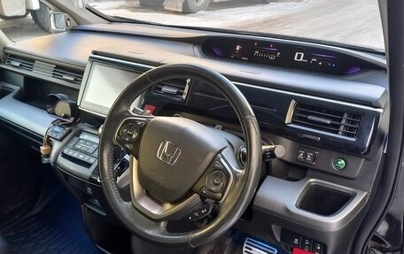 Honda Stepwgn IV, 2017 год, 2 350 000 рублей, 8 фотография