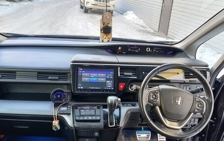 Honda Stepwgn IV, 2017 год, 2 350 000 рублей, 6 фотография