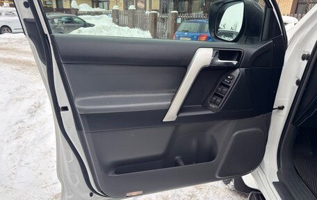 Toyota Land Cruiser Prado 150 рестайлинг 2, 2012 год, 2 630 000 рублей, 21 фотография