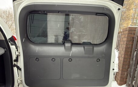 Toyota Land Cruiser Prado 150 рестайлинг 2, 2012 год, 2 630 000 рублей, 26 фотография