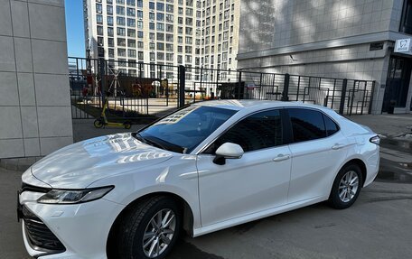 Toyota Camry, 2019 год, 2 800 000 рублей, 3 фотография