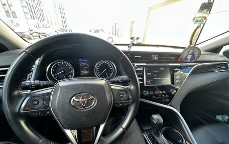 Toyota Camry, 2019 год, 2 800 000 рублей, 5 фотография
