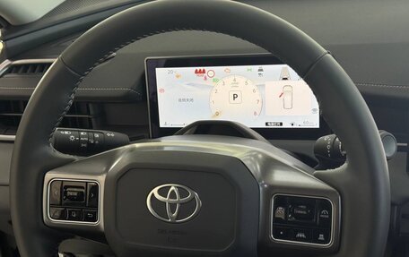 Toyota RAV4, 2025 год, 4 850 000 рублей, 14 фотография