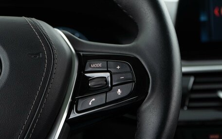 BMW 5 серия, 2019 год, 3 149 999 рублей, 18 фотография